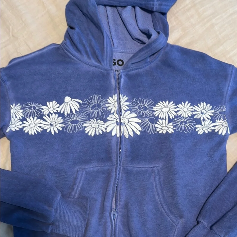 💜3/$12💜 SO Blue and White Floral Embroidered Hoodie Jacket